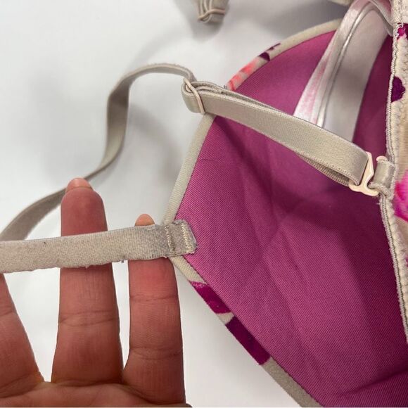 Victoria’s Secret PINK floral Wear Everywhere Push Up with Pad size 32D - Picture 2 of 3